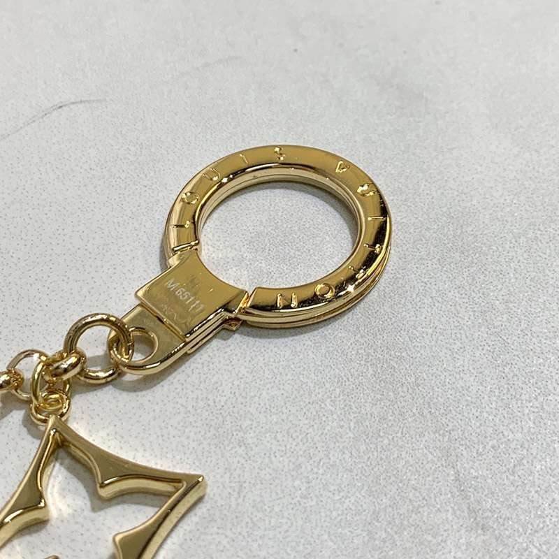すぐ届く♡【ルイヴィトン】チェーンフルール バッグチャーム 偽物 M65111